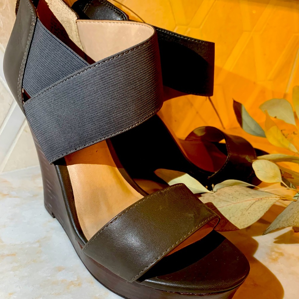 Grey platform heel